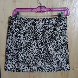 Forever 21 zip back leopard mini skirt